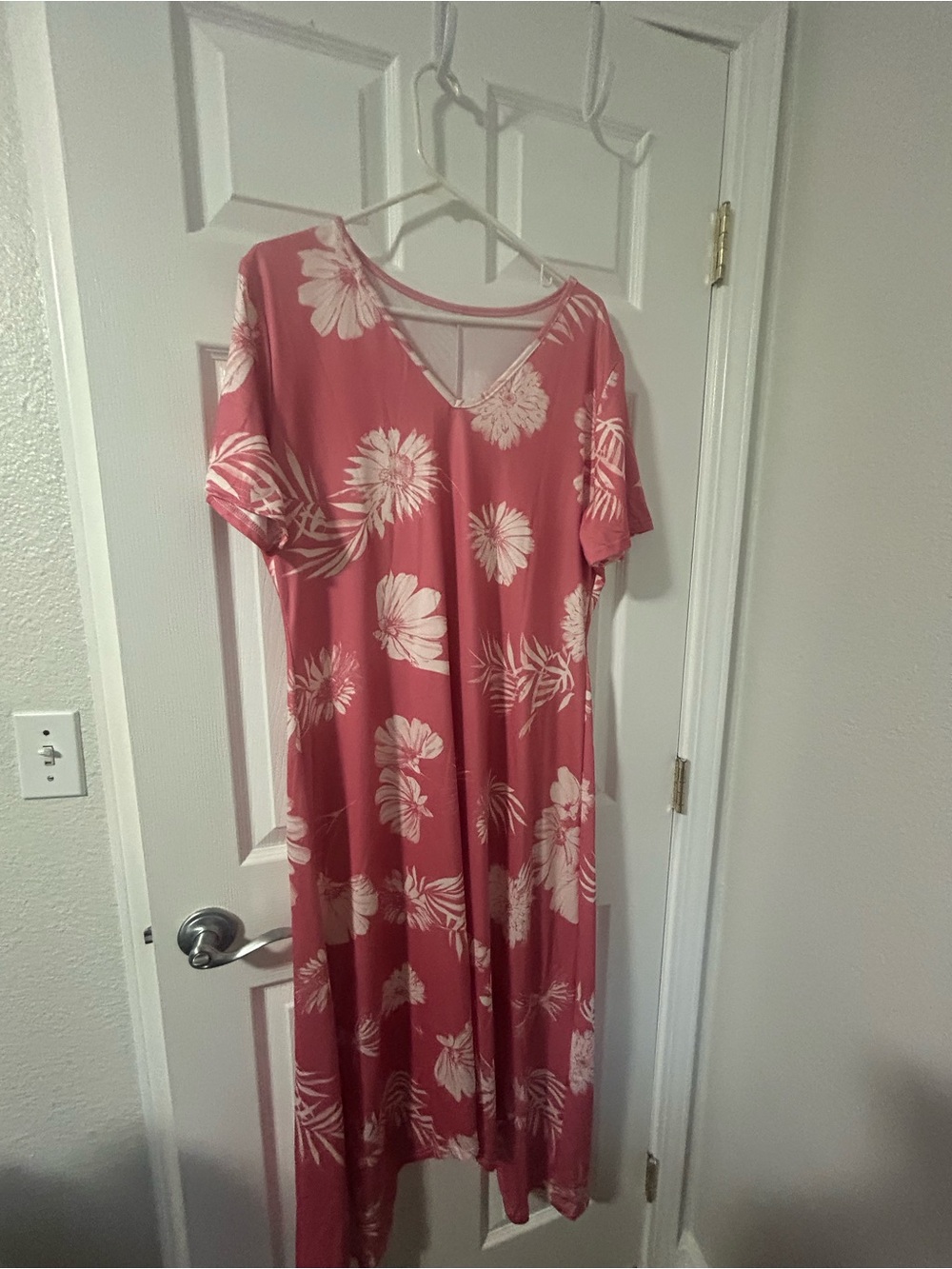 Women’s Pink Floral V-Neck Maxi Dress